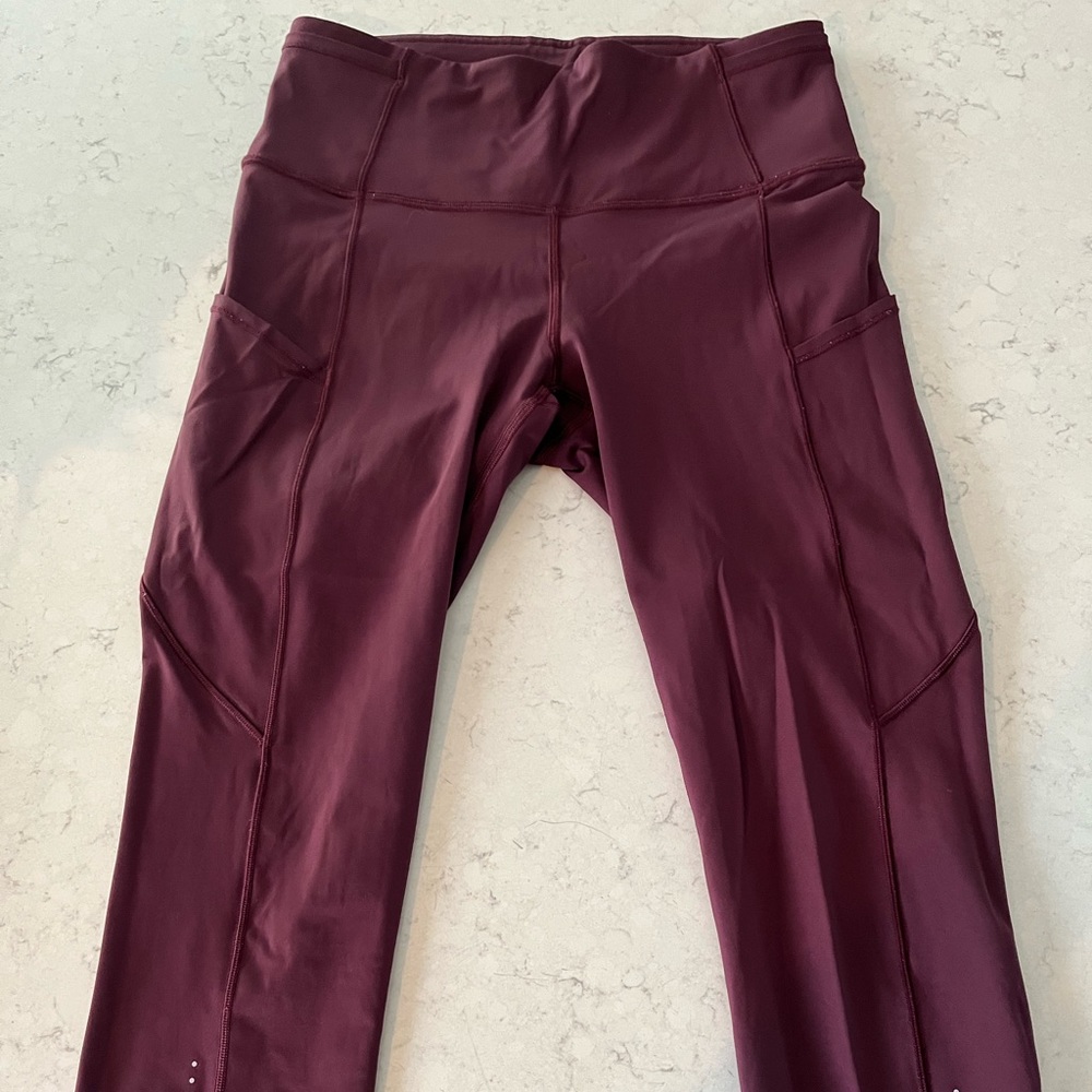 LULULEMON FAST AND FREE Crops 19” Size 6